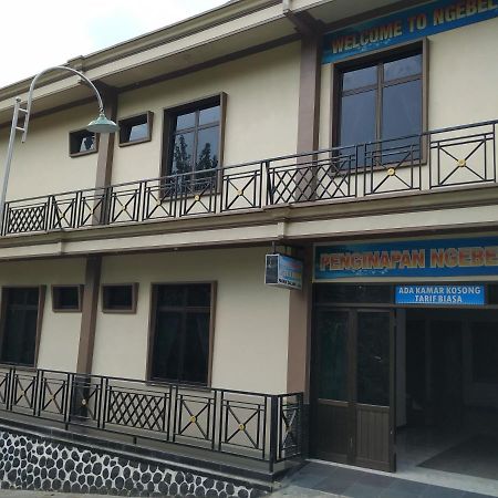 Hotel NGEBEL INDAH Esterno foto