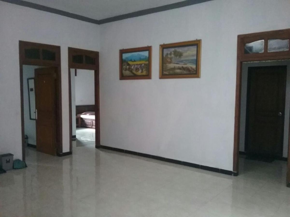 Hotel NGEBEL INDAH Esterno foto
