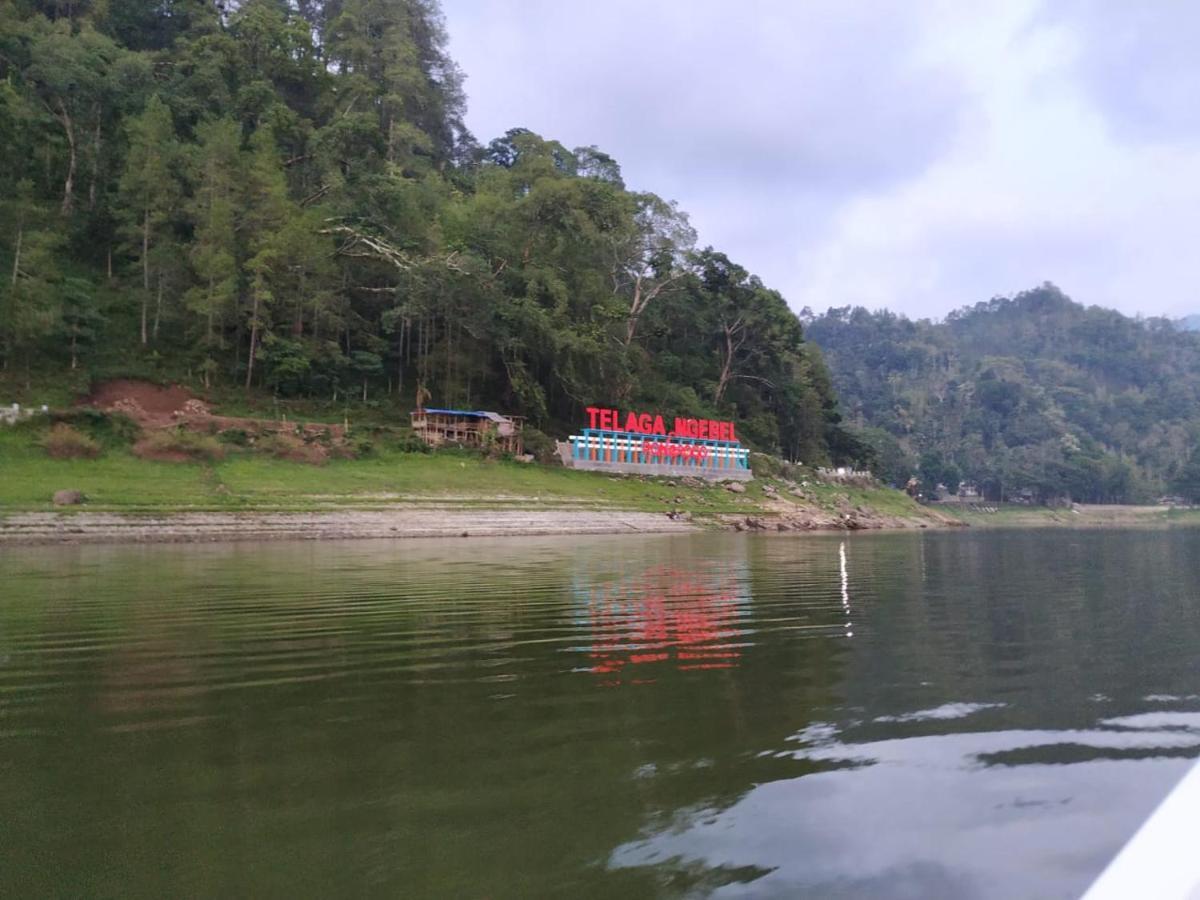 Hotel NGEBEL INDAH Esterno foto